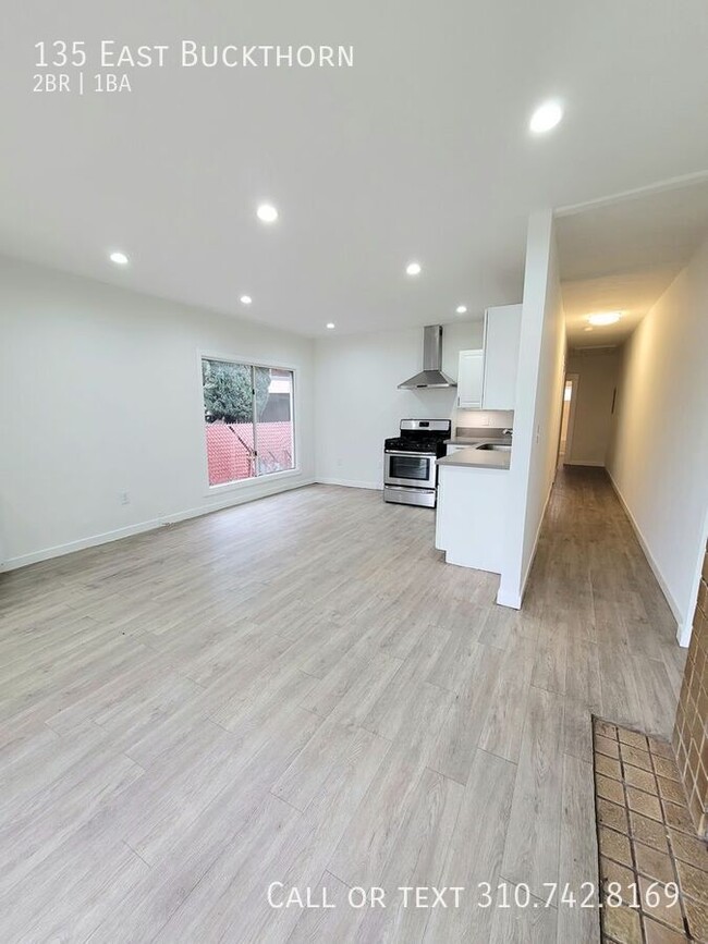 Photo - 135 East Buckthorn-