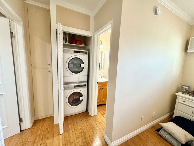 Photo - 10876 Palms Blvd Unit 09
