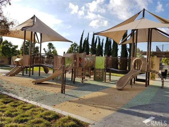 Photo - 74 Rose Arch