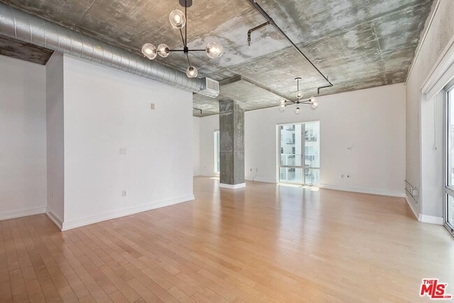 Photo - 645 W 9th St Unit 500