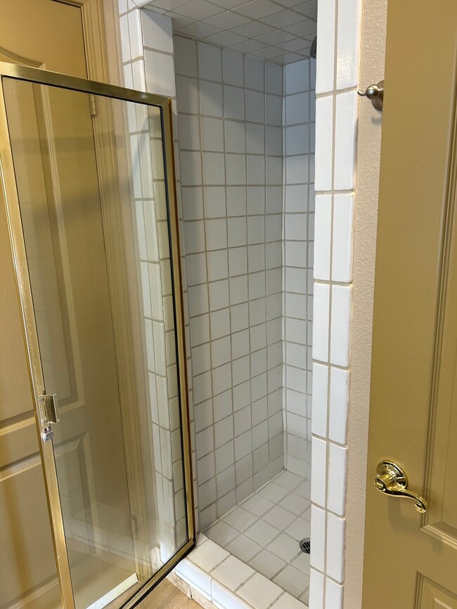 Shower - 34545 Linda Rosea Rd Unit Harris Ranch Quest Suite