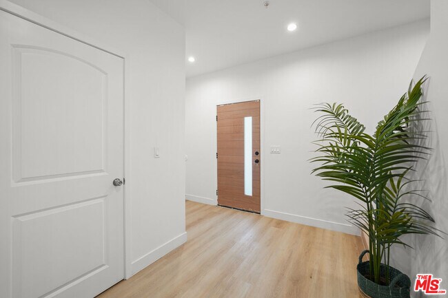 Photo - 4202 Willimet Ave