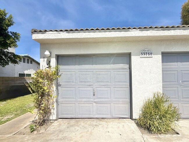 Building Photo - COMING SOON!! 3 Bedroom 2 Bathroom Duplex in Cathedral City! Unit 01