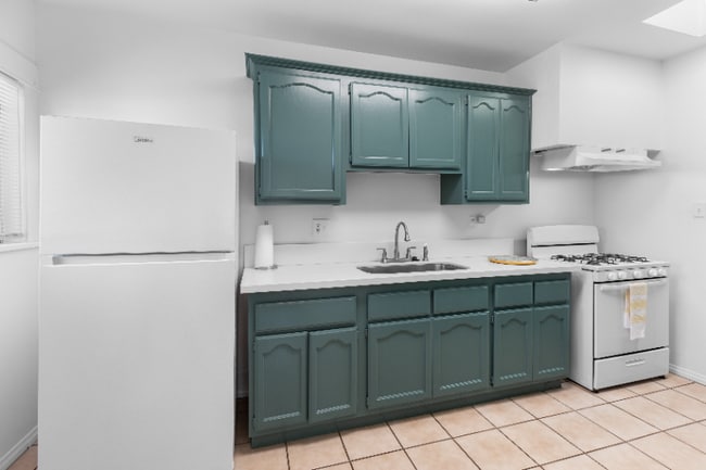 Photo - 1541 Linden Ave Unit 1541