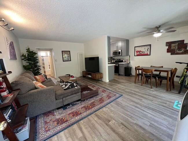 Photo - 3746 S Canfield Ave Unit 4