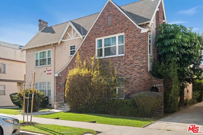 Photo - 643 S Detroit St Unit 645