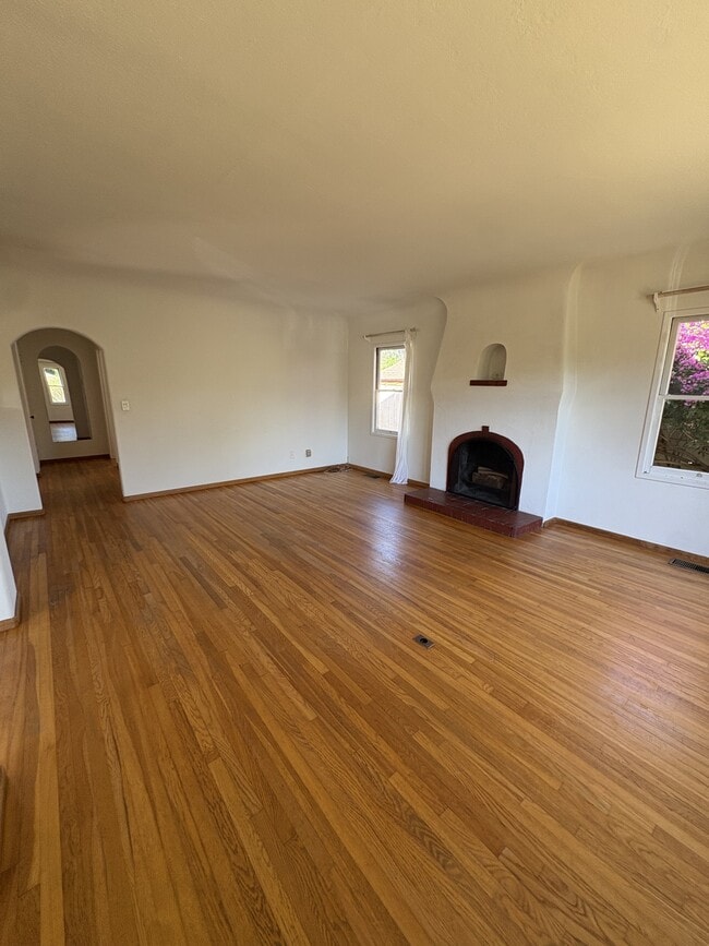 Photo - 1313 Robbins St