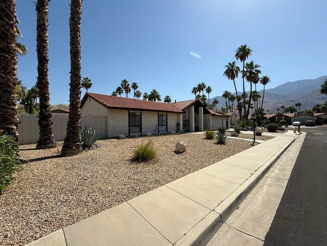 Photo - Spacious Pool Home In the Desired Los Comp...