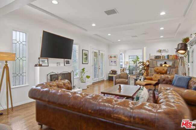 Photo - 8998 Lloyd Pl