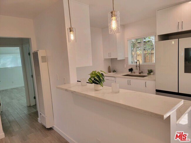 Photo - 825 Broadway St Unit 1