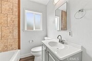 Photo - 1613 E 6th St