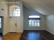 Photo - 1752 Bradcliff Way