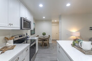 2 BR, 1 BA - 900 SF - Bonita Woods Apartments