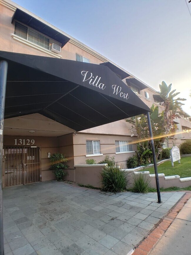 Photo - 13129 Oxnard St Unit 18