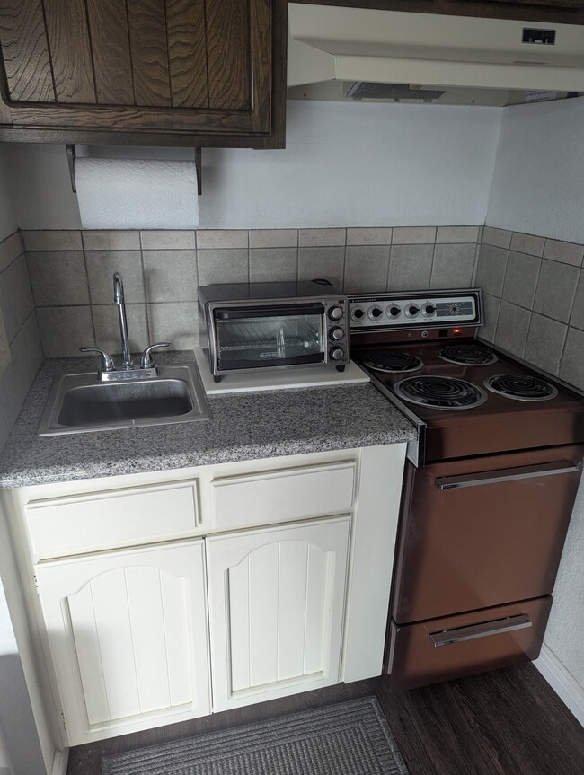 Photo - 1702 Wollacott St Unit Wollacott Apartment