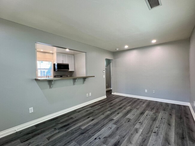 Photo - Beautiful Remodeled 1-Bedroom Cottage w/Central A/C and Parking in Hillcrest