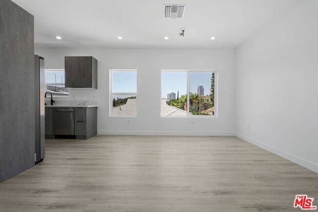 Building Photo - 1434 Beverwil Dr