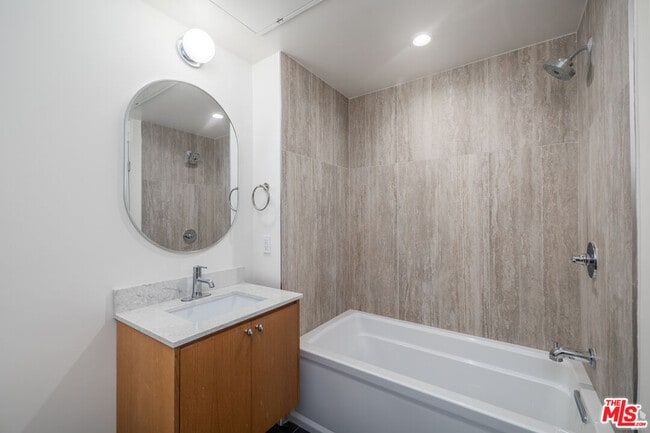 Photo - 1822 Overland Ave Unit 302