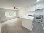 Photo - 240 S Reeves Dr Unit C