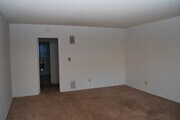 Living Room / Hall - 236 S Mentor Ave