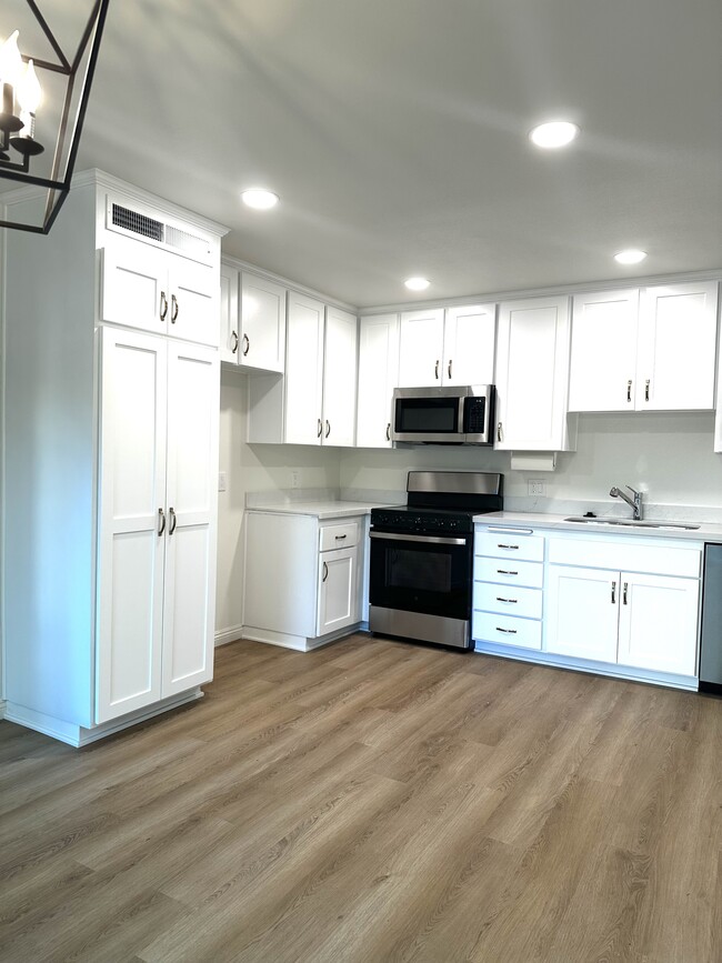 Photo - 2207 Moss Ct