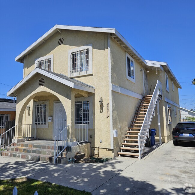 Building Photo - 1539 W 58th St Rental