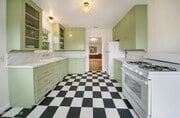 Photo - 224 N F St