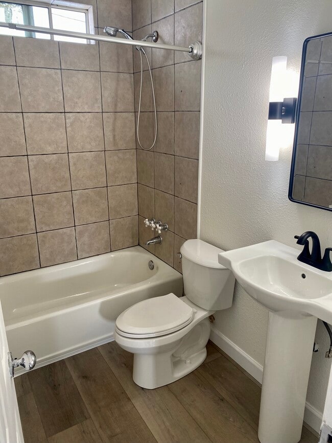 Photo - 1440 Fern Ave