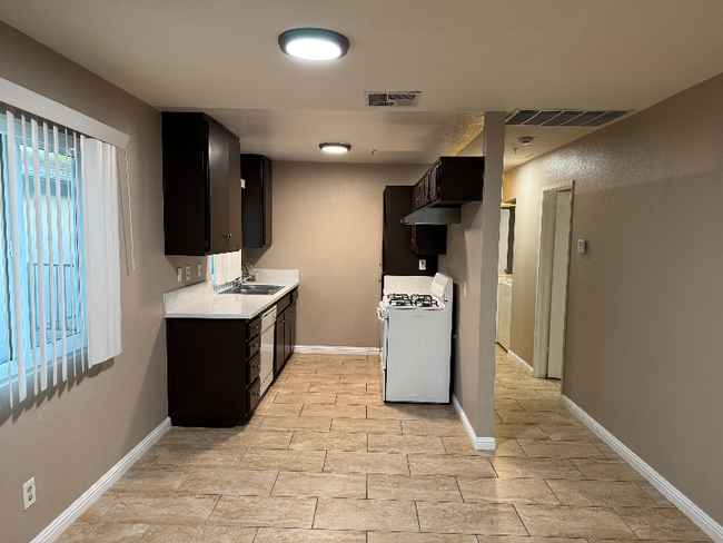 Photo - 16645 Valencia Ave Apartment Unit 4C