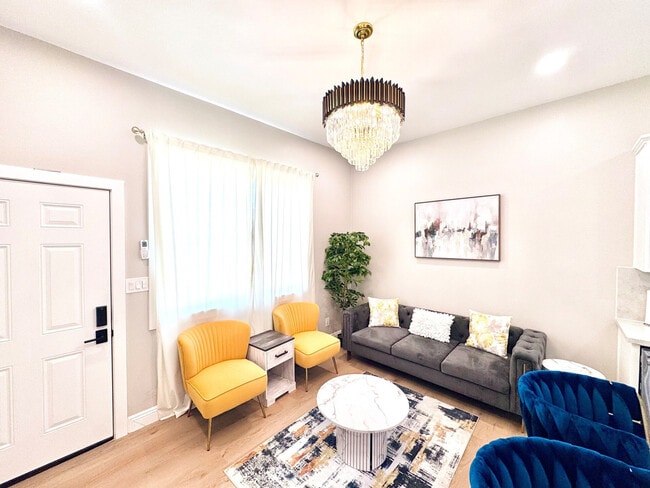 Building Photo - 451-55 E Lincoln Ave Unit SI ID1620664P