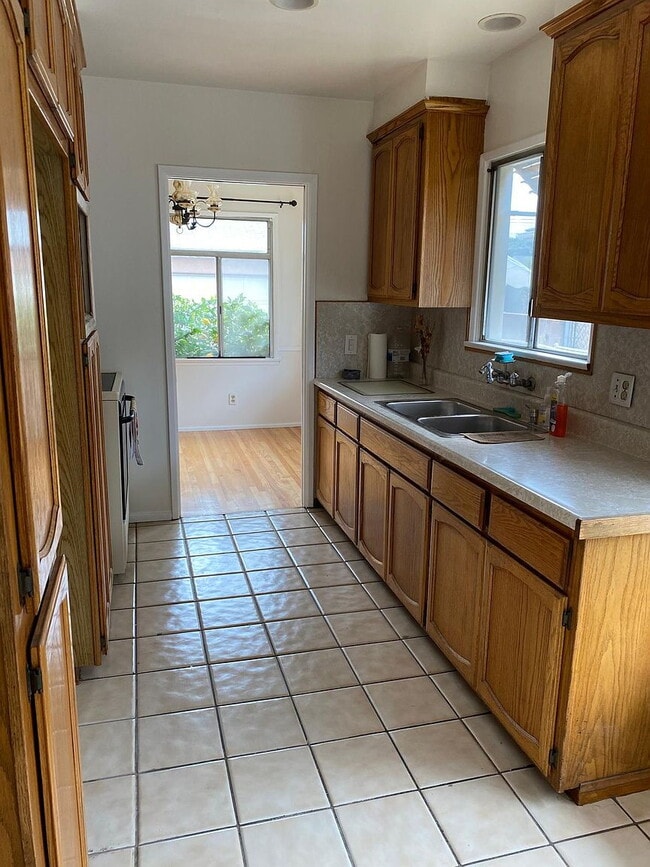 Photo - 11820 Pomering Rd