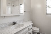 2BR, 2BA - 950SF - Bathroom - Kimberly Arms