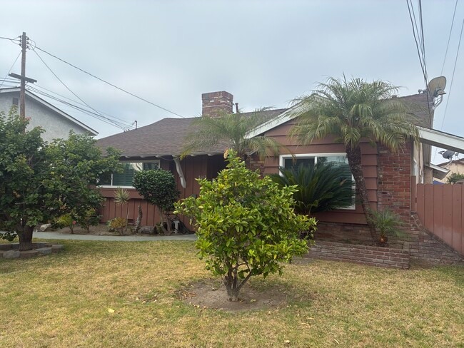 Building Photo - 8052 Alameda St