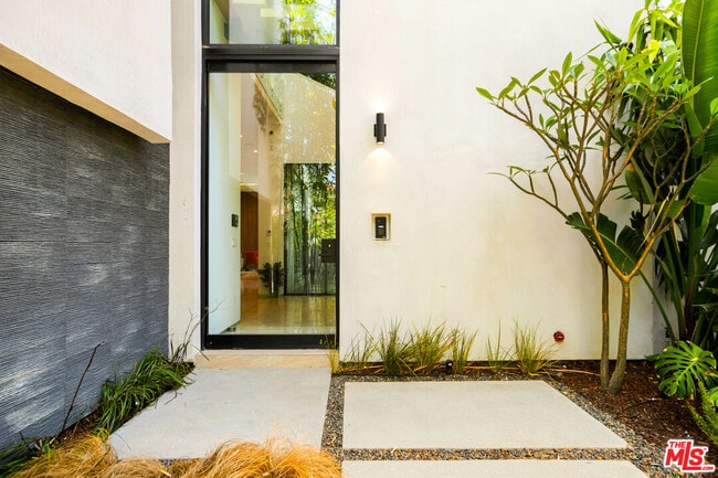 Photo - 619 N Harper Ave