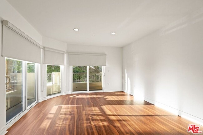 Photo - 1500 Purdue Ave Unit 204