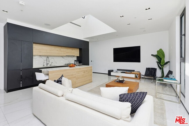 Photo - 1253 N Sweetzer Ave Unit 7