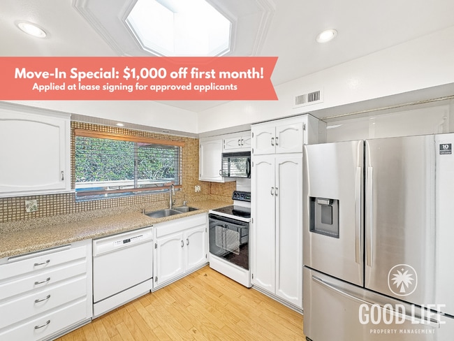 Building Photo - Spacious 2B/2BA condo available in San Carlos!