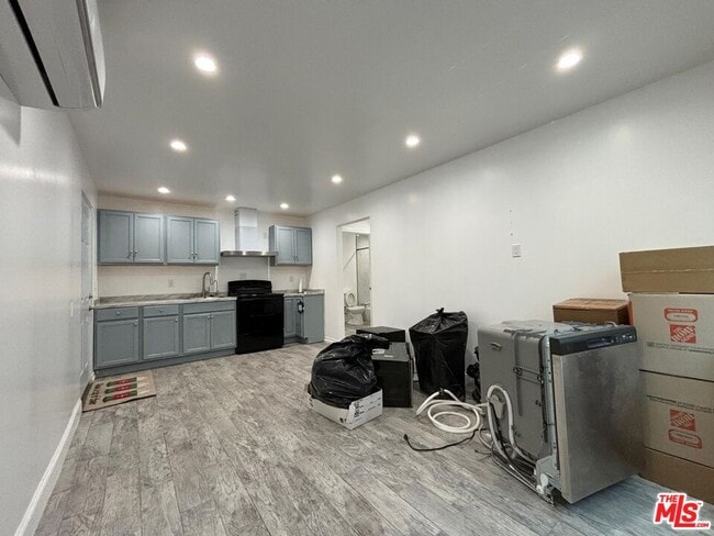 Photo - 8369 Deering Ave