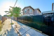 Photo - 218 E 25th St