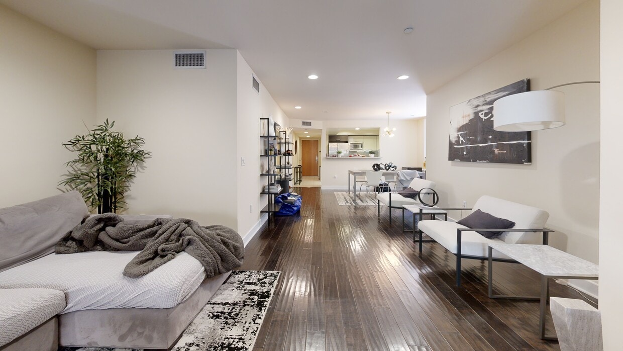 3D Tour - 1409 S Westgate Ave