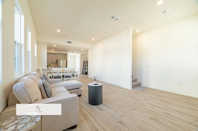 Photo - Whitmore Villa. Unit Whitmore Villa-  160 New Ave