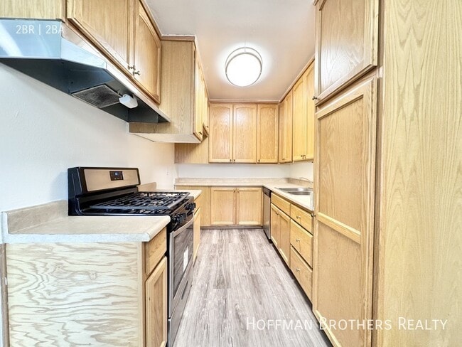 Photo - 5415 Newcastle Ave Unit 3