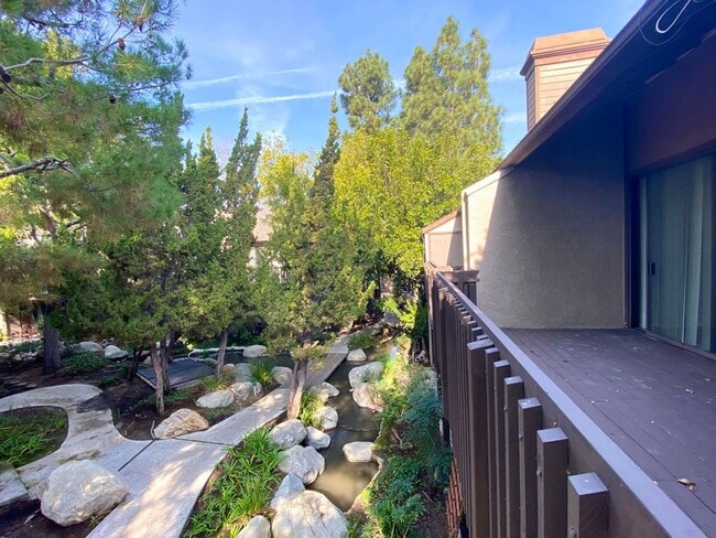 Woodlake Gated Condo Community 2 BD for Le... - Woodlake Gated Condo Community 2 BD for Le... Unit J