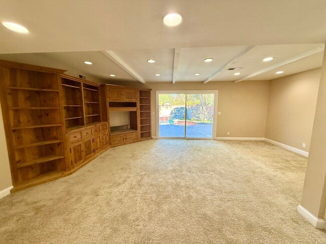 Photo - MUST SEE 6 BEDROOM 3 BATH HOUSE - SOUTH TO...