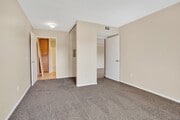 Photo - Sunny, spacious condo close to SDSU, shops...