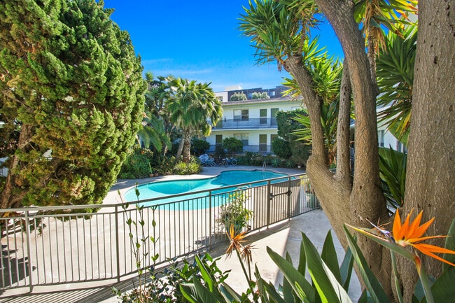 Photo - 300 California Ave