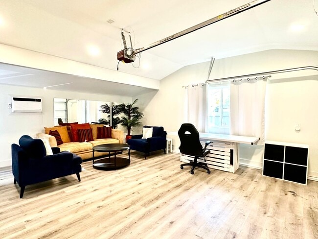 Photo - 22105 Ybarra Rd