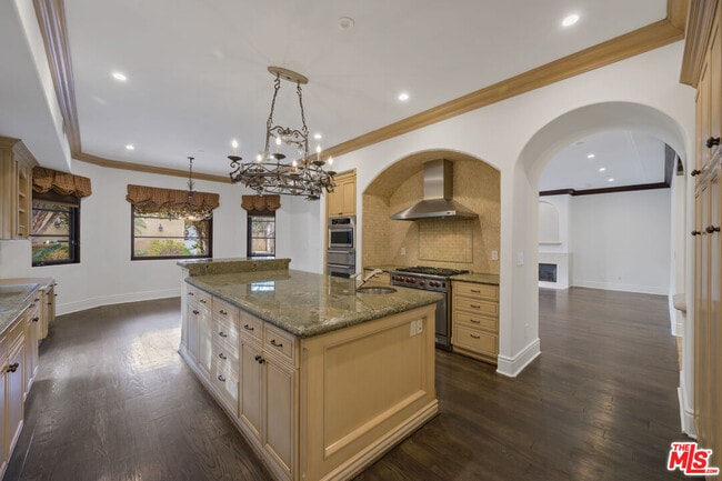 Photo - 305 N Palm Dr