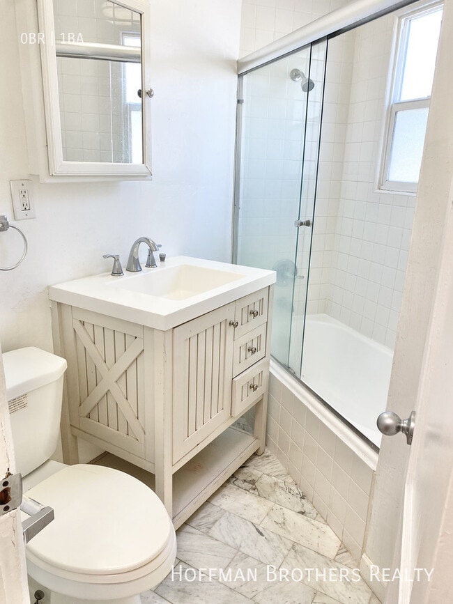 Photo - 473 S Roxbury Dr Unit 1/2