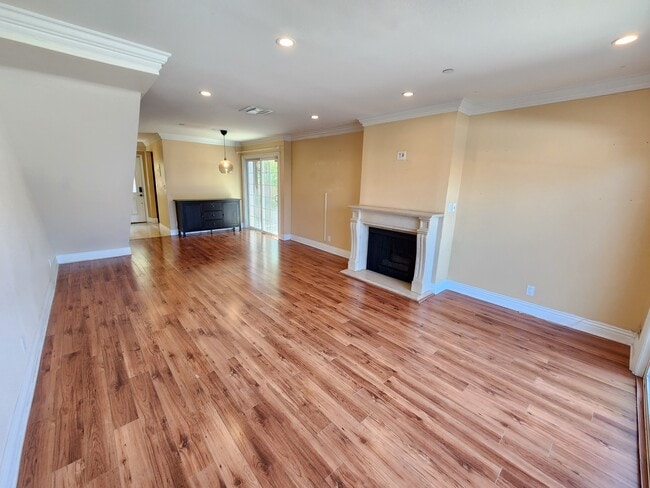 Photo - 620 W Doran St Unit 7